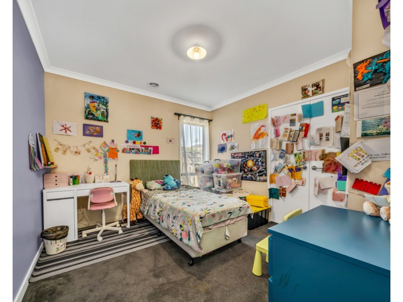 27 Hayton Park, Cranbourne West VIC 3977