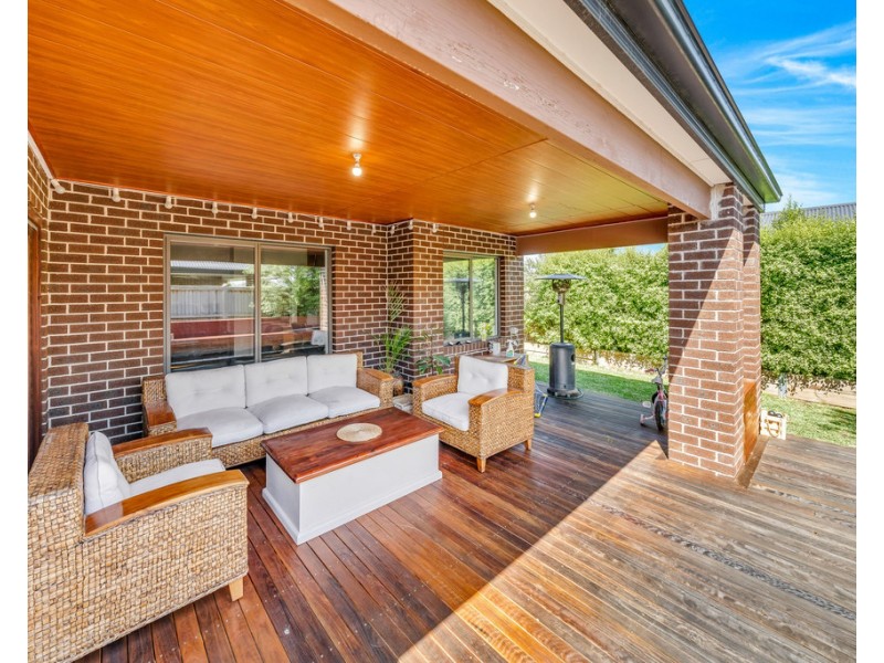 27 Hayton Park, Cranbourne West VIC 3977