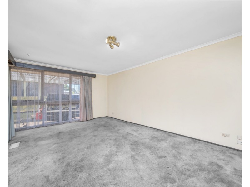 86 Clairmont Avenue, Cranbourne VIC 3977