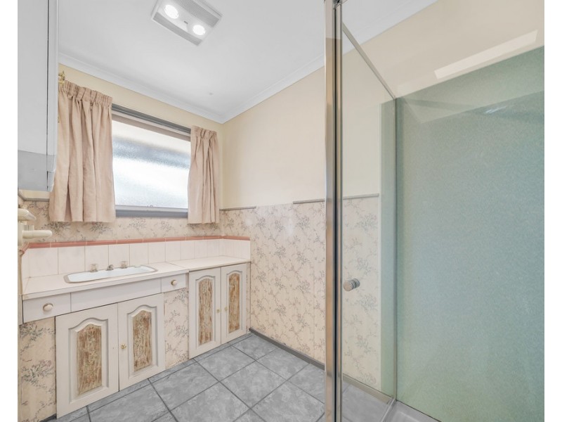 86 Clairmont Avenue, Cranbourne VIC 3977