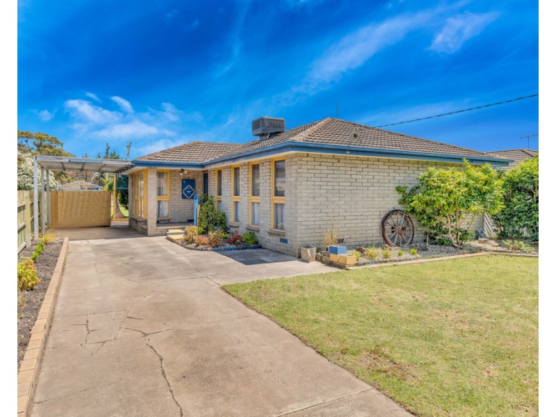 86 Clairmont Avenue, Cranbourne VIC 3977