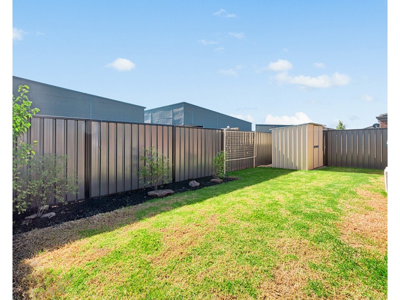 6 Naso Place, Clyde North VIC 3978
