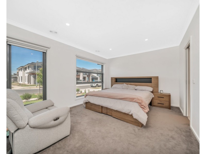 11 Storm Ave, Lyndhurst VIC 3975