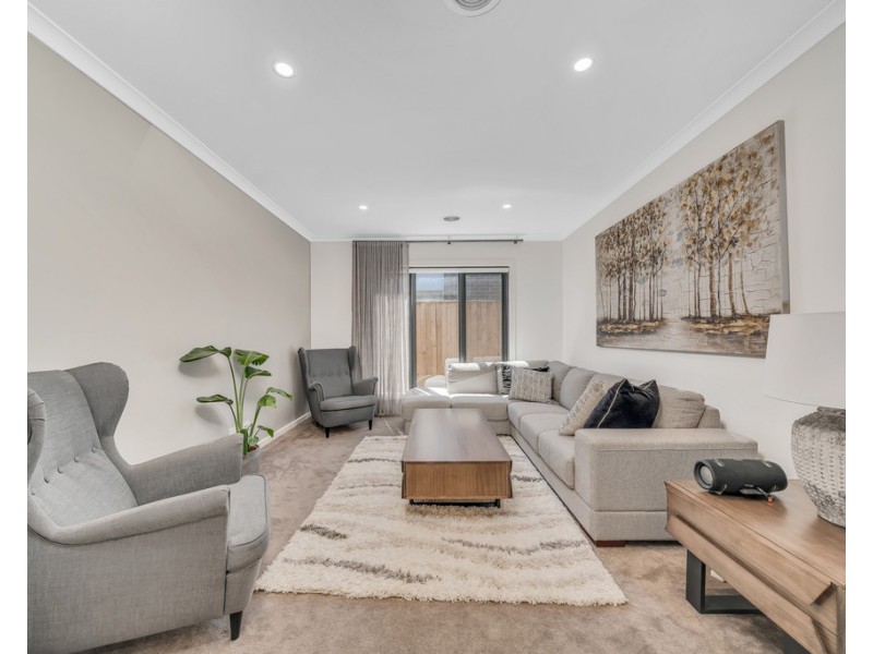 11 Storm Ave, Lyndhurst VIC 3975