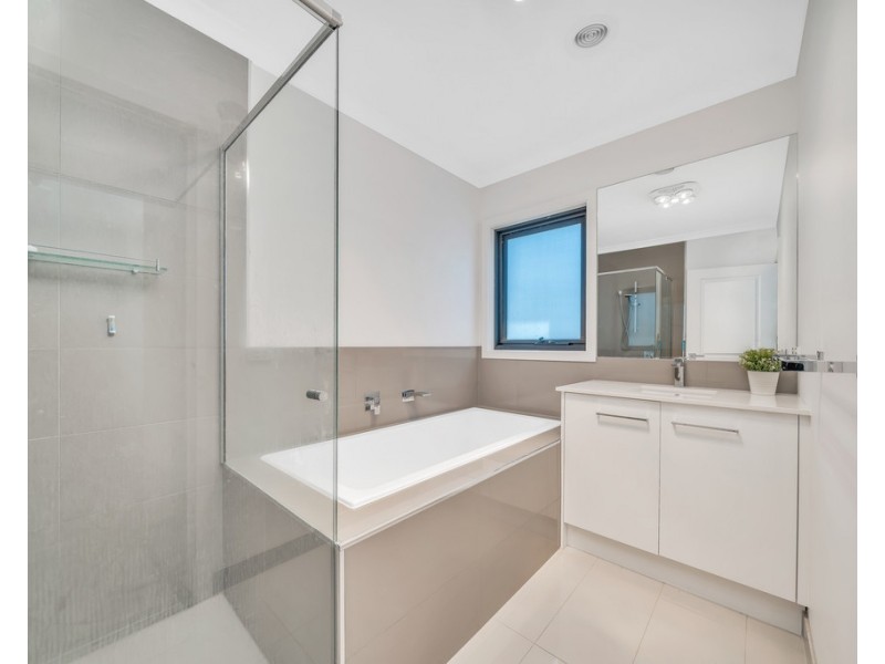 11 Storm Ave, Lyndhurst VIC 3975