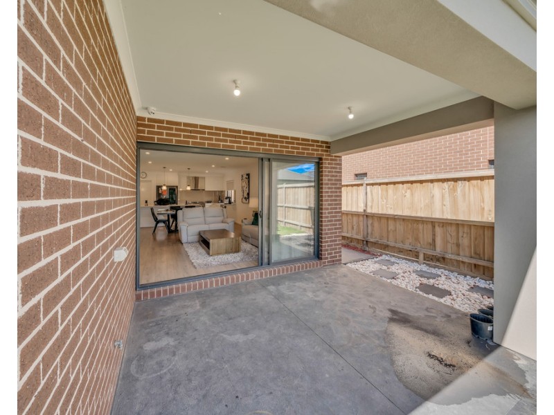 11 Storm Ave, Lyndhurst VIC 3975