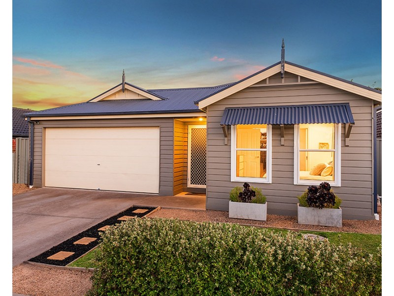 12 Southampton Drive, Langwarrin VIC 3910