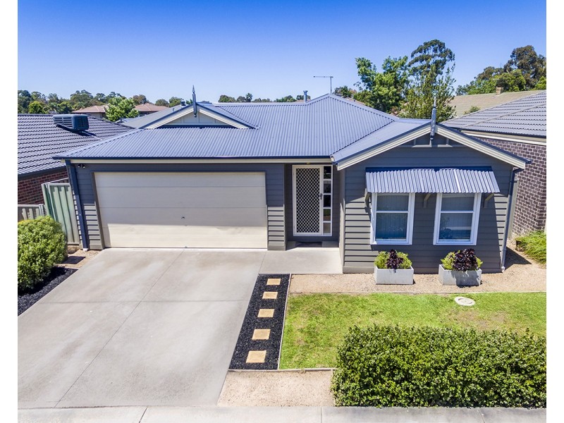 12 Southampton Drive, Langwarrin VIC 3910