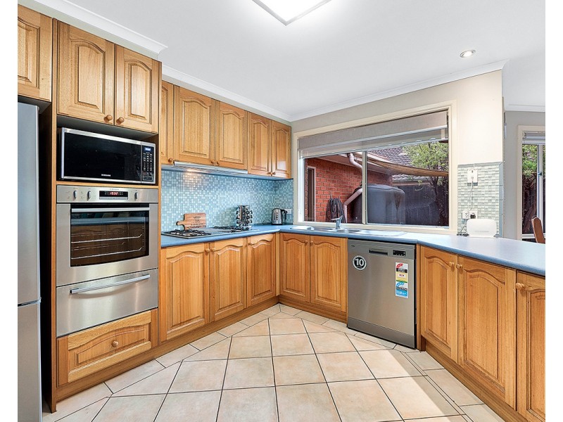 36 May Gibbs Crescent, Lynbrook VIC 3975