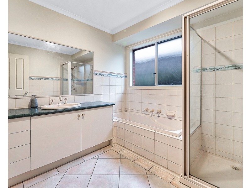 36 May Gibbs Crescent, Lynbrook VIC 3975