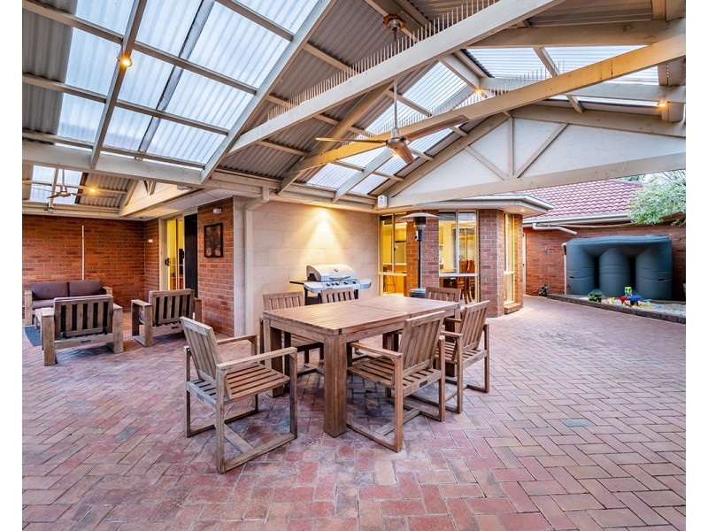 36 May Gibbs Crescent, Lynbrook VIC 3975