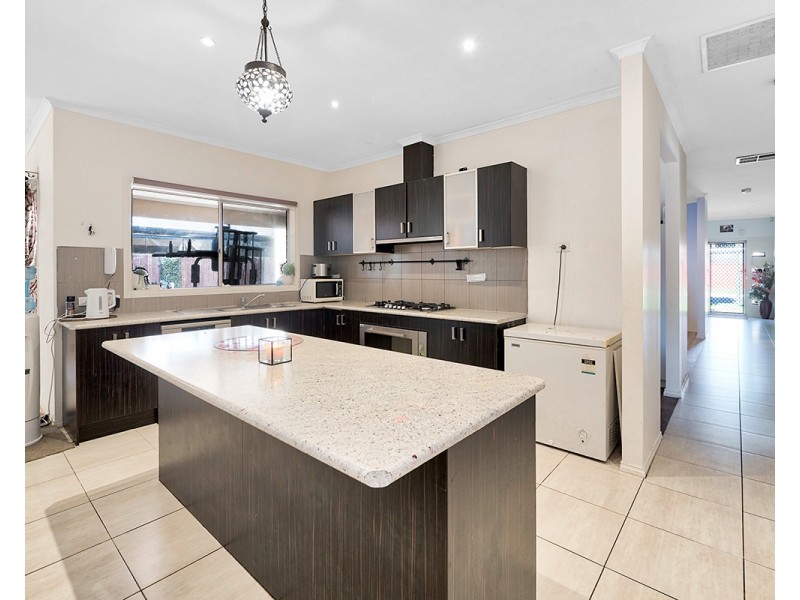 6 Prichard Avenue, Lynbrook VIC 3975