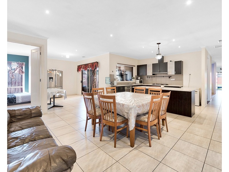 6 Prichard Avenue, Lynbrook VIC 3975