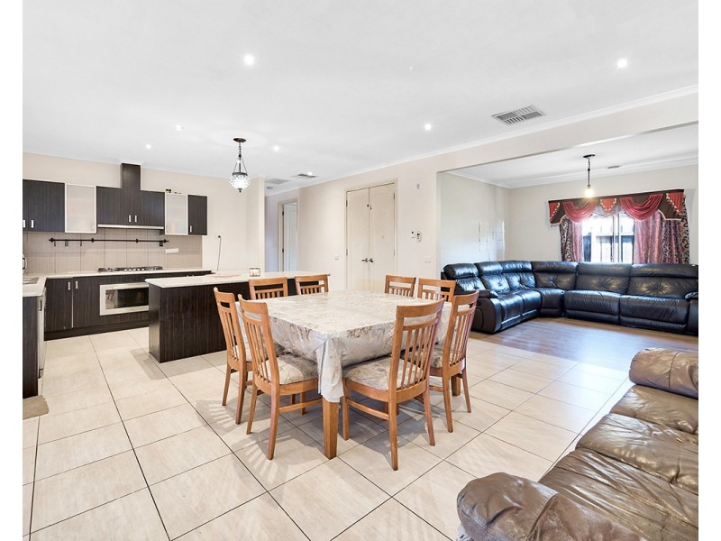 6 Prichard Avenue, Lynbrook VIC 3975