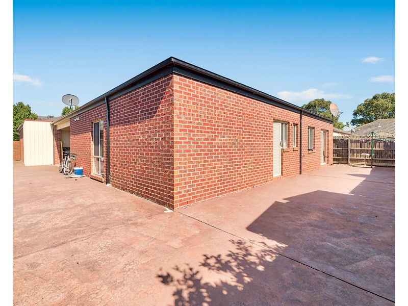 6 Prichard Avenue, Lynbrook VIC 3975