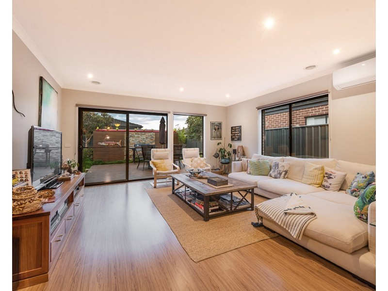 102 Sabel Drive, Cranbourne North VIC 3977