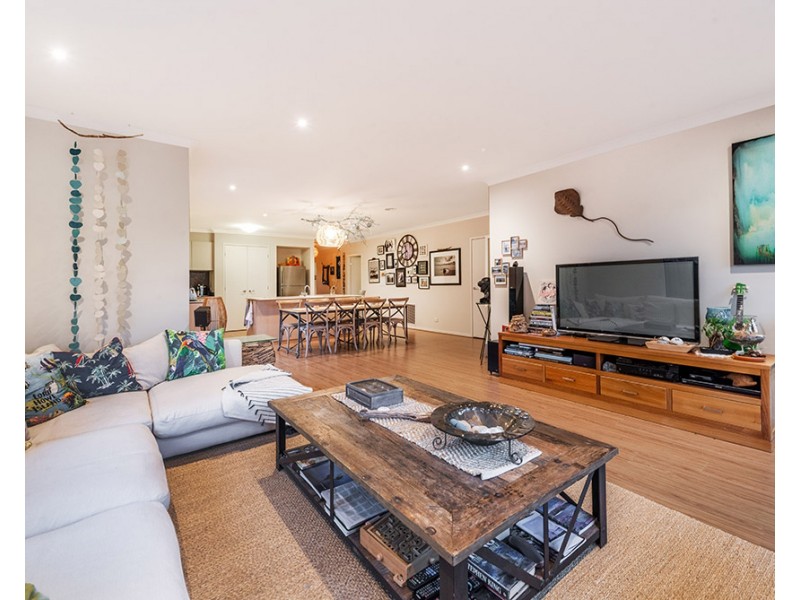 102 Sabel Drive, Cranbourne North VIC 3977