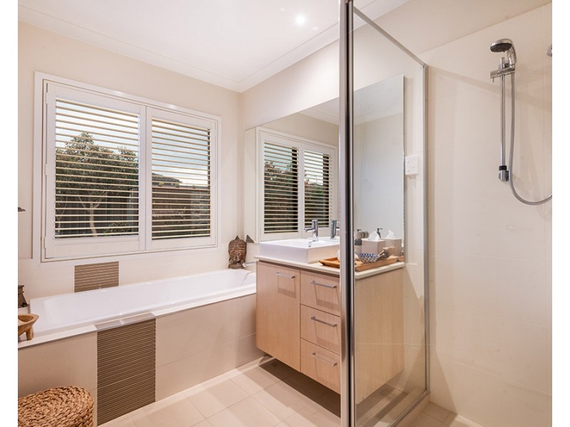 102 Sabel Drive, Cranbourne North VIC 3977