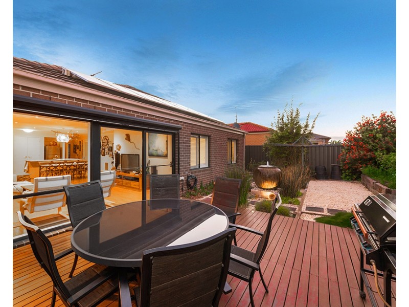 102 Sabel Drive, Cranbourne North VIC 3977