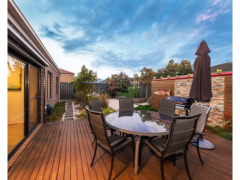 102 Sabel Drive, Cranbourne North VIC 3977