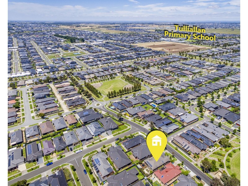 102 Sabel Drive, Cranbourne North VIC 3977