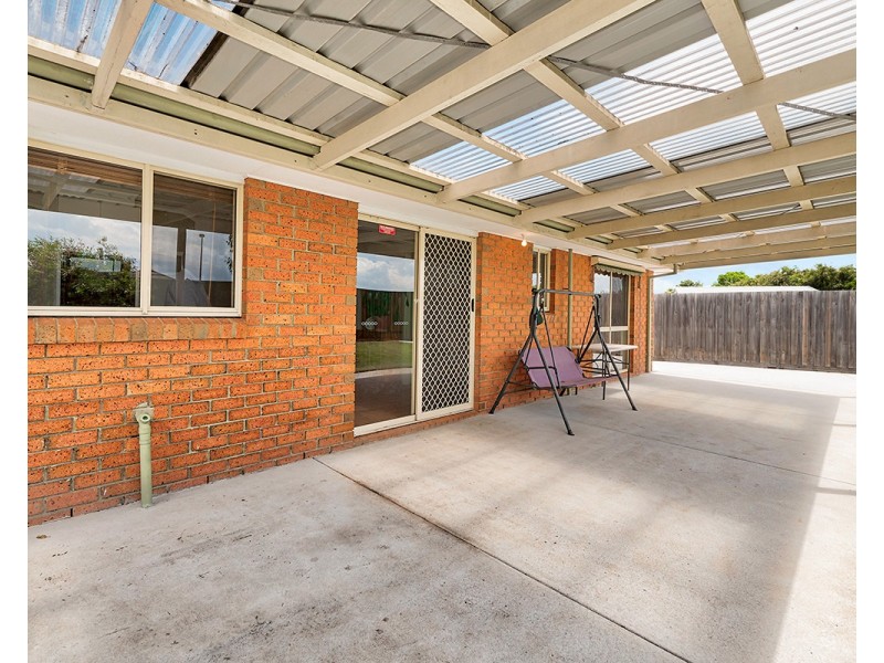 11 Oates Court, Cranbourne North VIC 3977