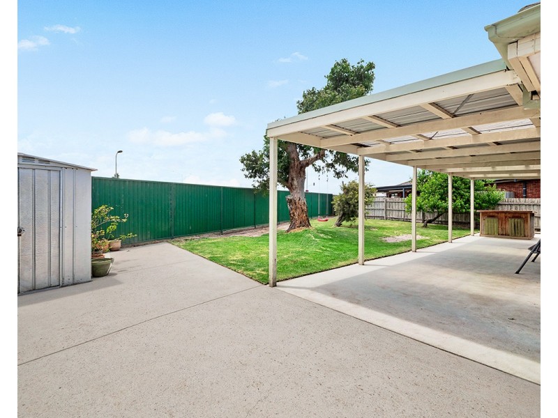 11 Oates Court, Cranbourne North VIC 3977