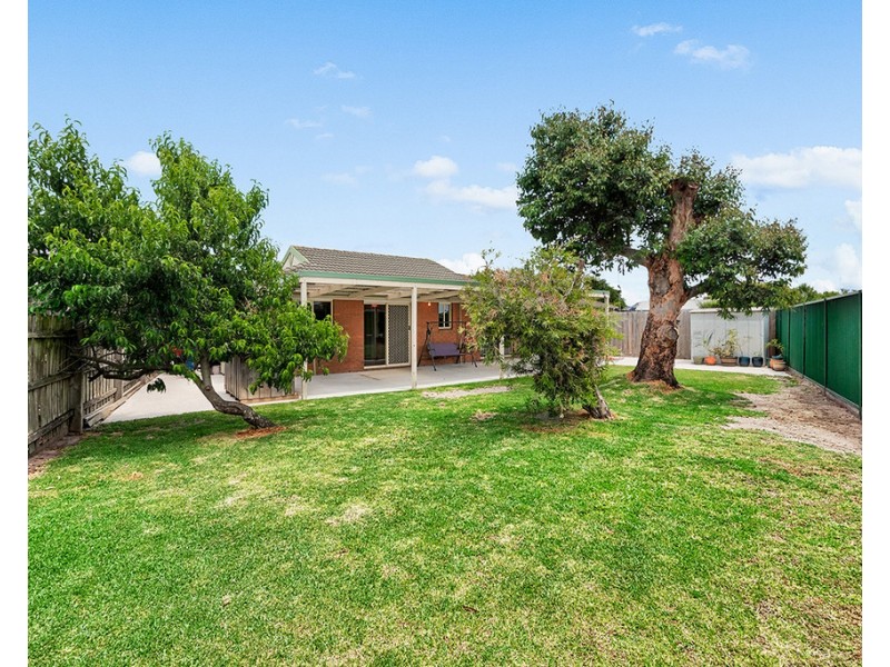 11 Oates Court, Cranbourne North VIC 3977