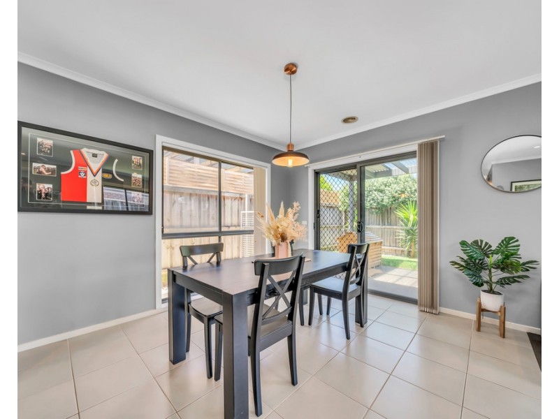 4 Cascade Way, Pakenham VIC 3810