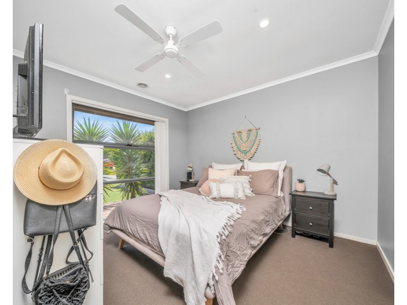 4 Cascade Way, Pakenham VIC 3810