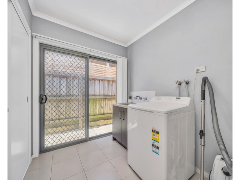 4 Cascade Way, Pakenham VIC 3810