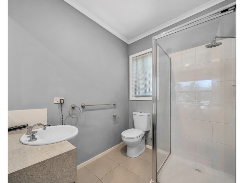 4 Cascade Way, Pakenham VIC 3810