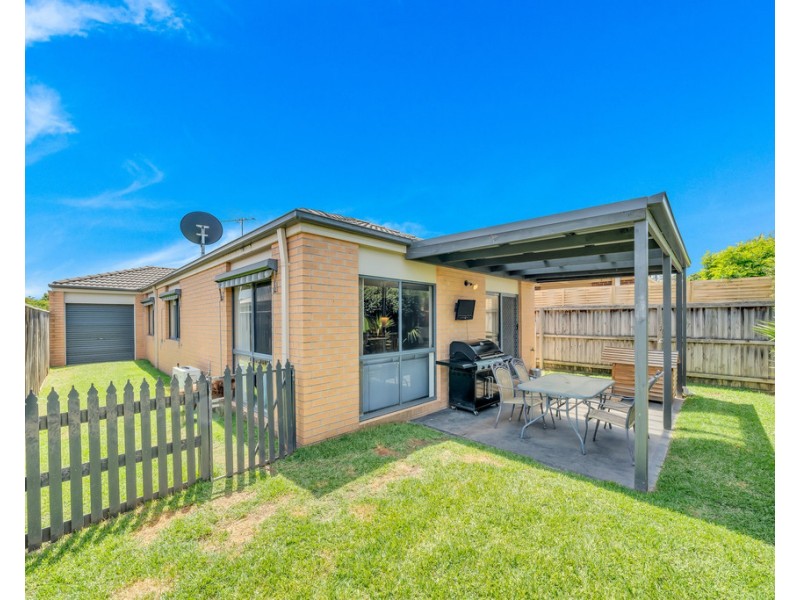 4 Cascade Way, Pakenham VIC 3810