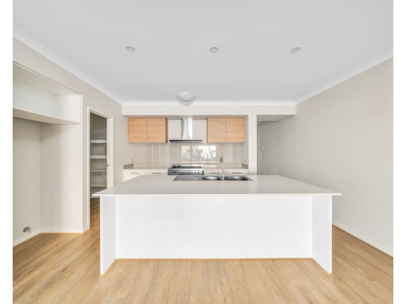 23 Blundy Boulevard, Clyde North VIC 3978