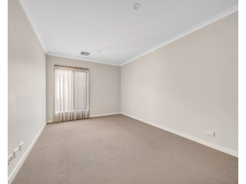 23 Blundy Boulevard, Clyde North VIC 3978