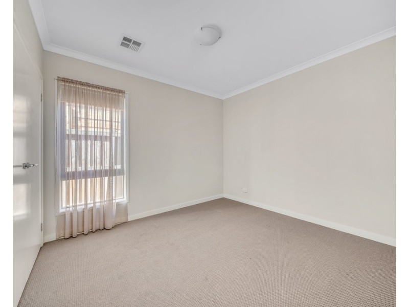 23 Blundy Boulevard, Clyde North VIC 3978