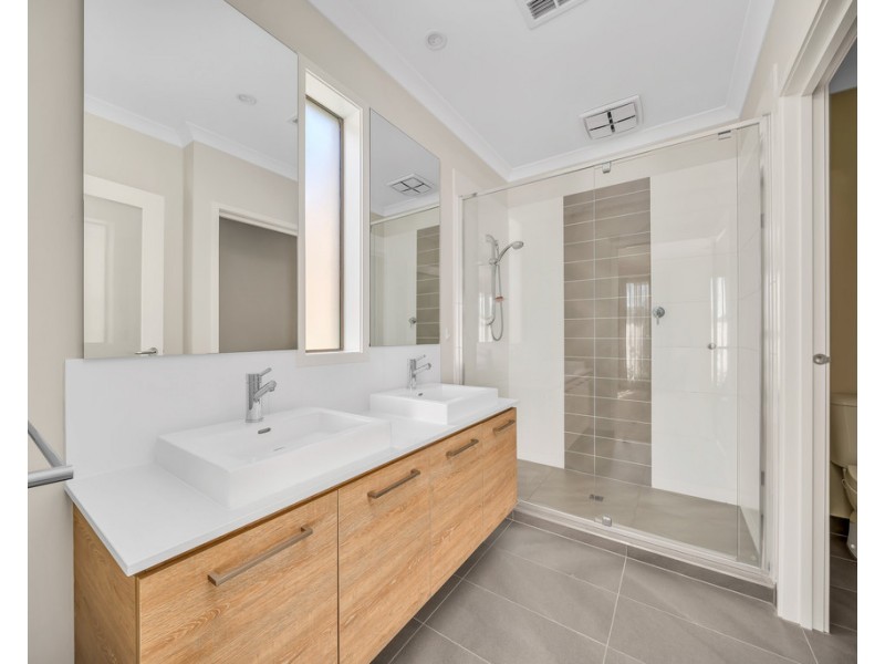 23 Blundy Boulevard, Clyde North VIC 3978