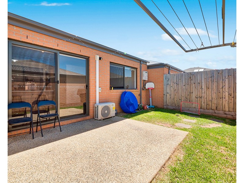 3 Supplejack Walk, Cranbourne North VIC 3977