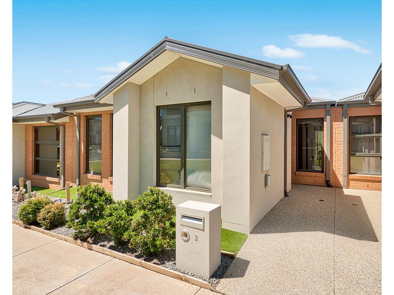 3 Supplejack Walk, Cranbourne North VIC 3977