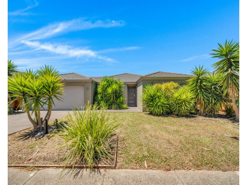 4 Rocky Street, Cranbourne East VIC 3977