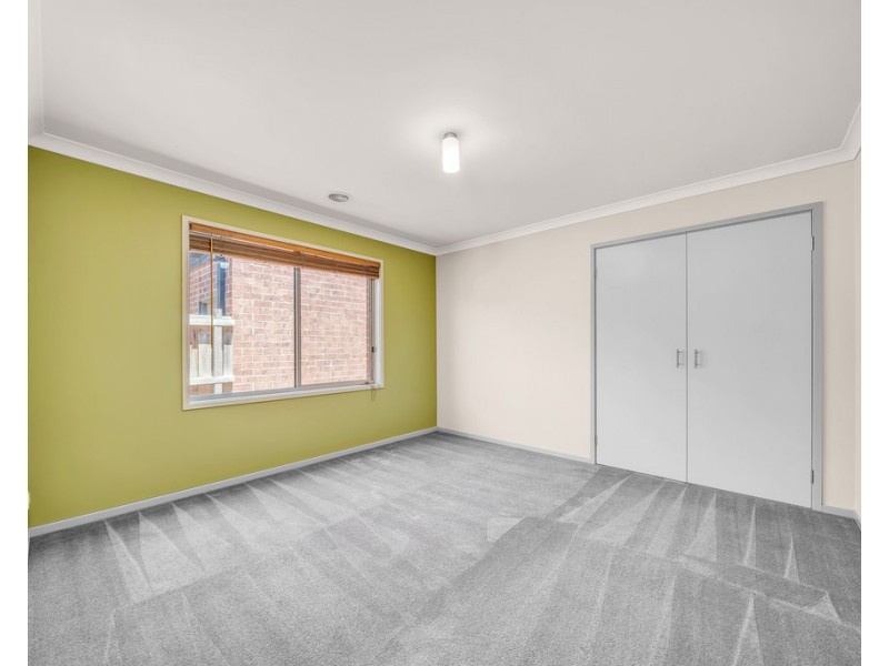 4 Rocky Street, Cranbourne East VIC 3977