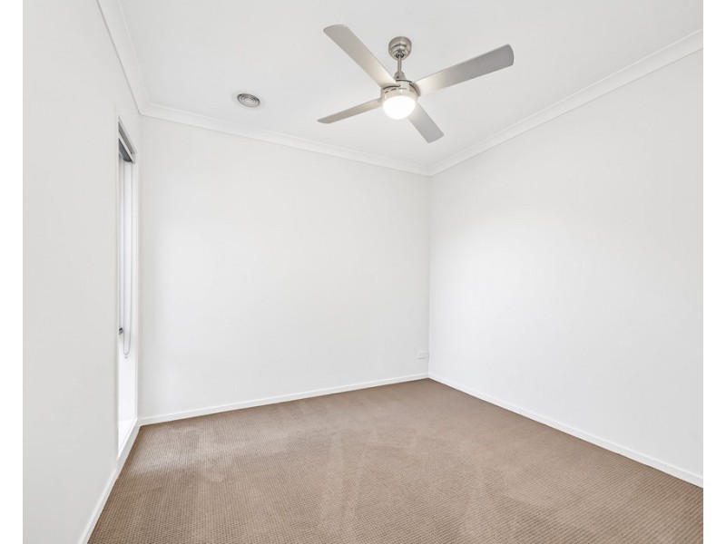 20 Serene Way, Clyde North VIC 3978