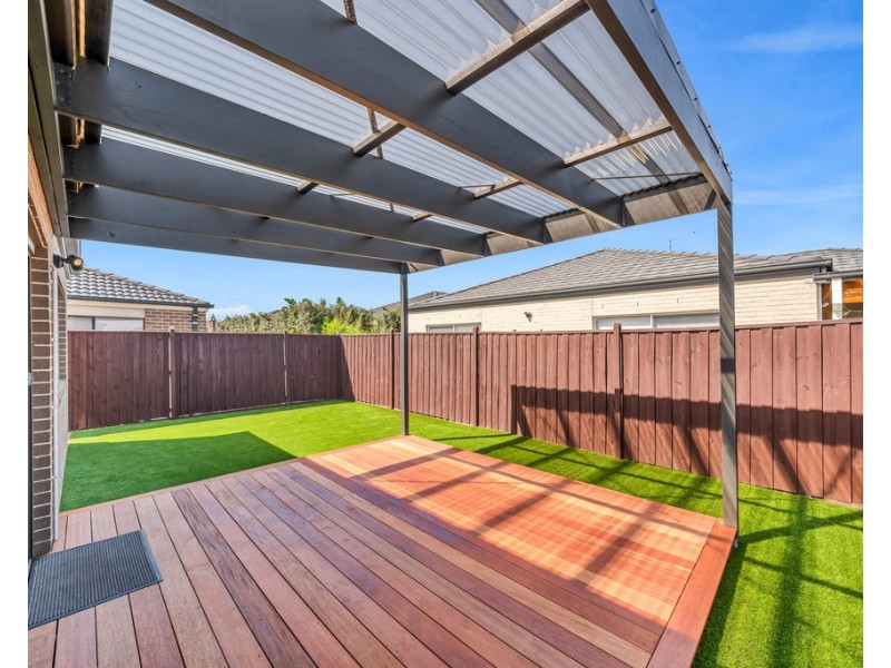 20 Serene Way, Clyde North VIC 3978