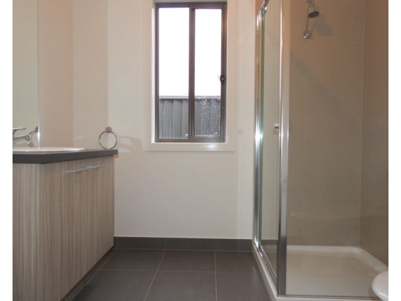 7 Almondbank Road, Cranbourne East VIC 3977