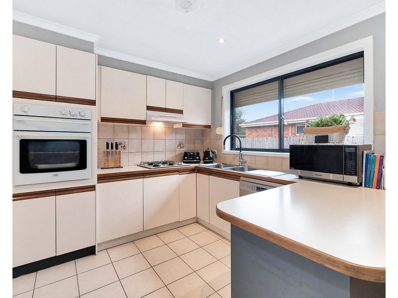 40 Frances Crescent, Cranbourne North VIC 3977