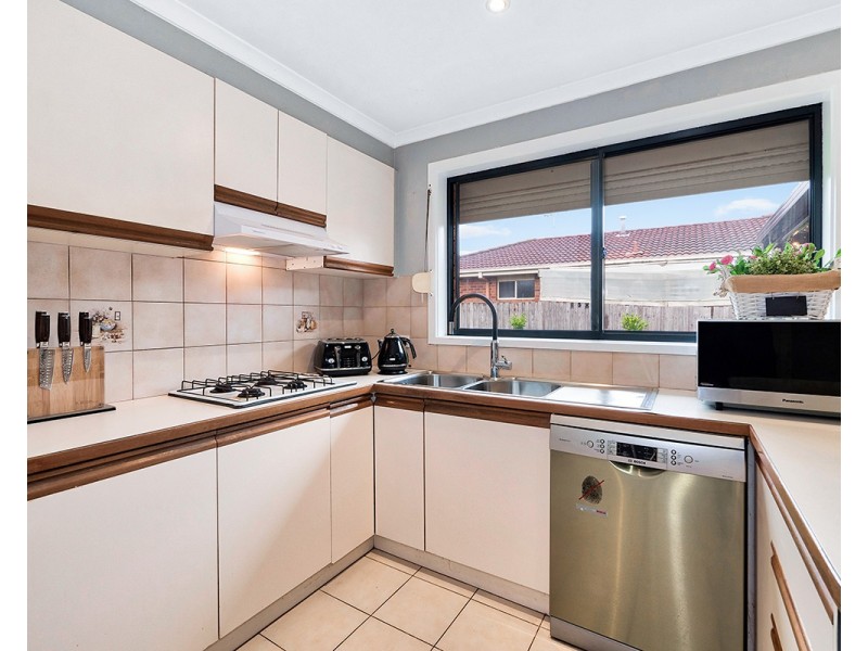 40 Frances Crescent, Cranbourne North VIC 3977