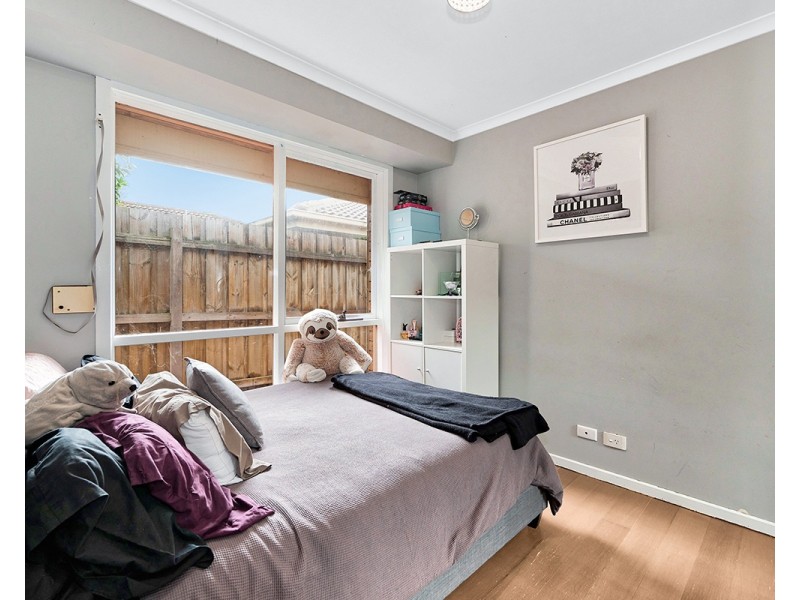 40 Frances Crescent, Cranbourne North VIC 3977