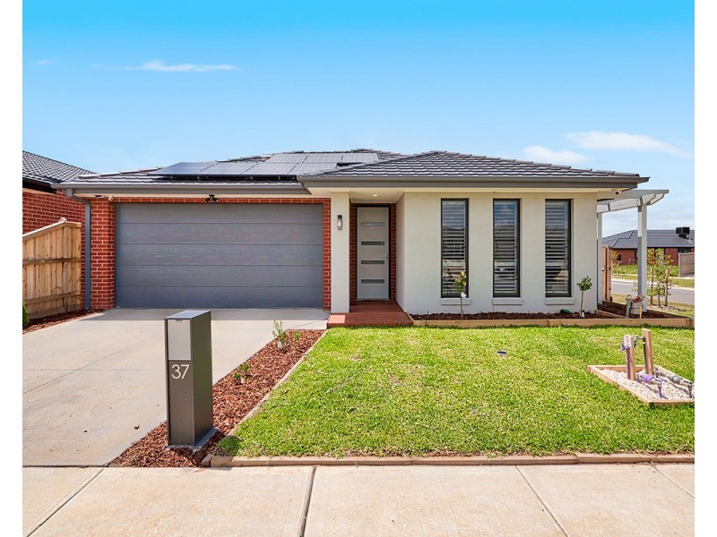37 Cherokee Parade, Clyde VIC 3978