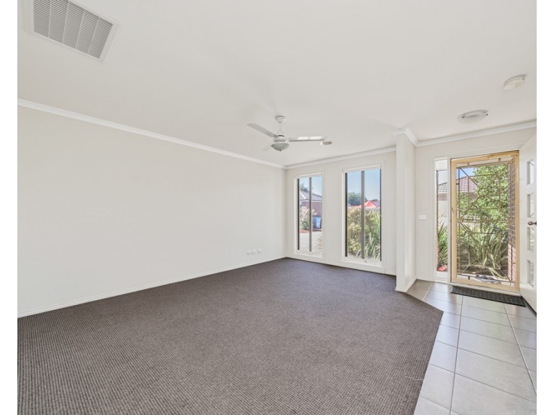 17/220-222 Monahans Road, Cranbourne VIC 3977