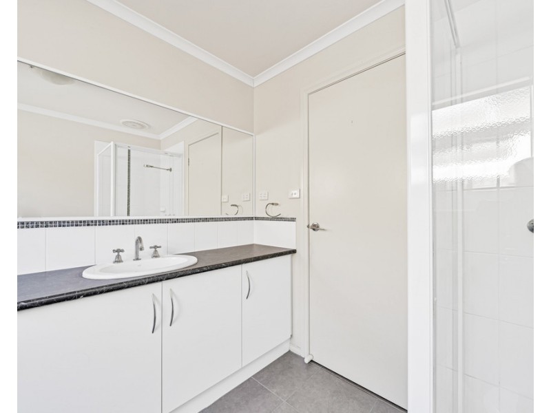 17/220-222 Monahans Road, Cranbourne VIC 3977